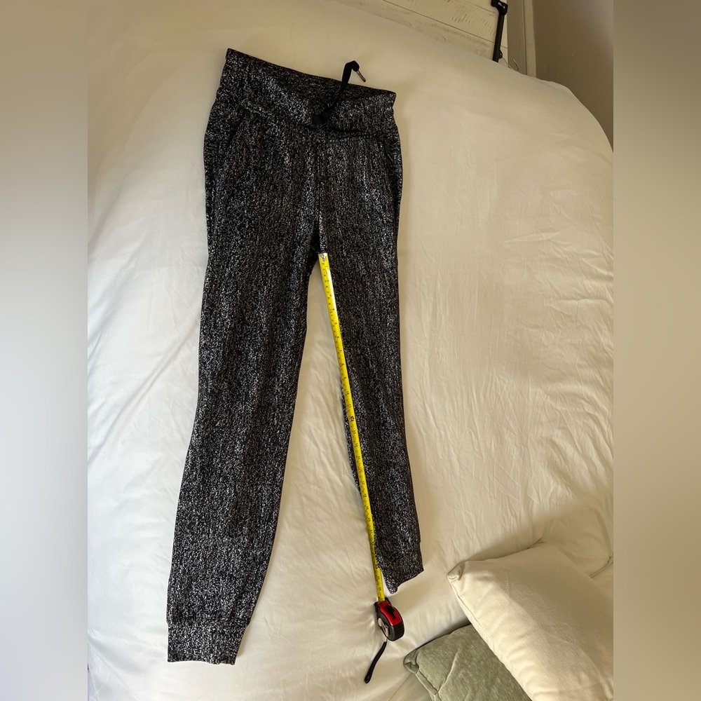 Lululemon Like New Ready to Rulu Pant in Jacquard Black White Size 4 - Picture 11 of 11